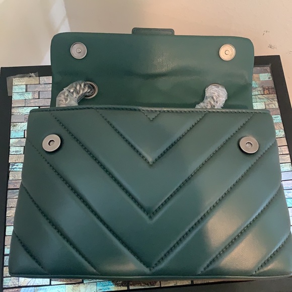 KURT GEIGER LONDON KENSINGTON LEATHER LEATHER SHOULDER BAG IN TEAL - Picture 7 of 14